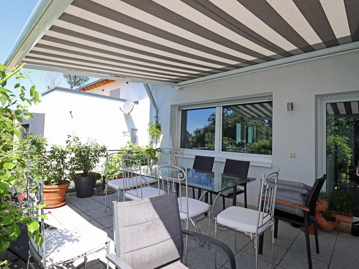 Terrasse mit Markise
