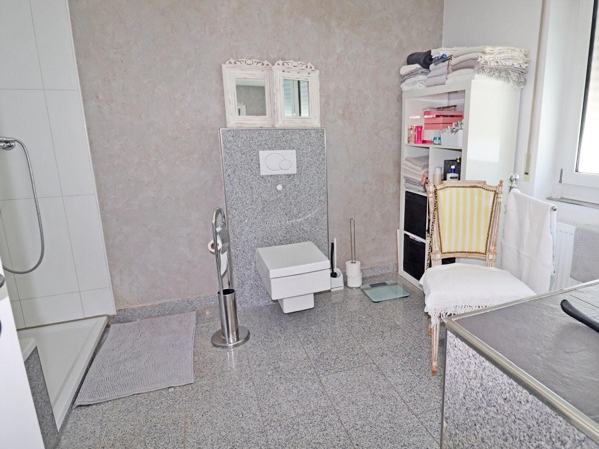 Bad DG Dusche und WC