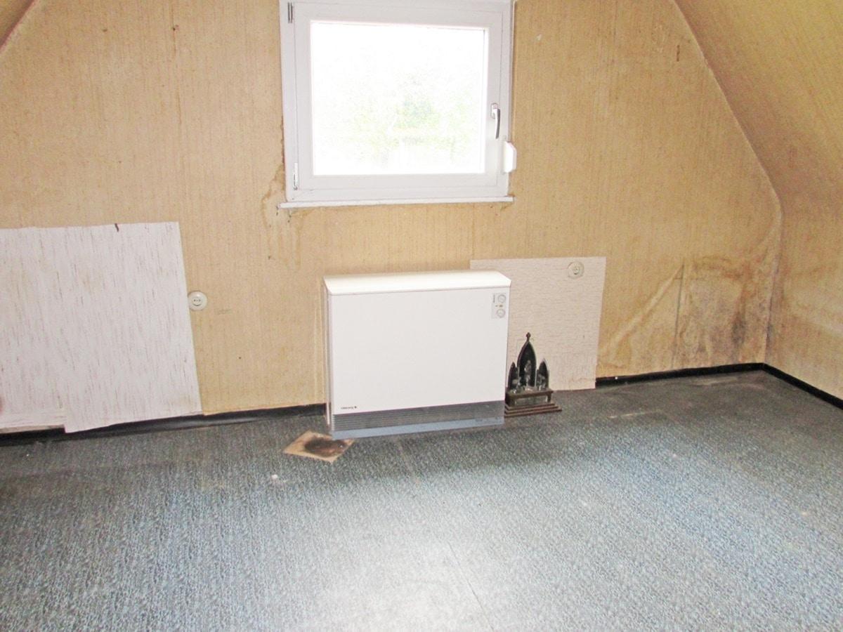 Zimmer im Spitzboden