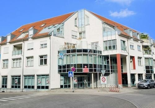 Außenansicht über Eck