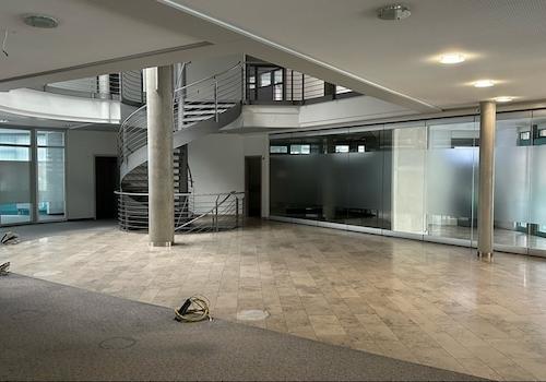 Foyer mit Aufgang ins OG