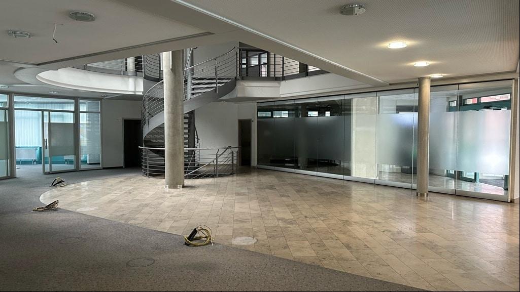 Foyer mit Aufgang ins OG