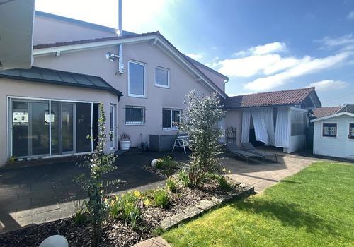 Großzügiger Garten