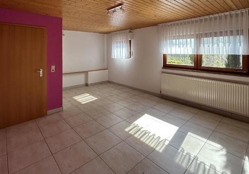 ELW Wohn- und Esszimmer mit Anschluss für Küche