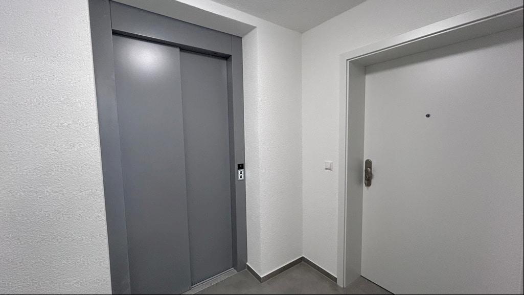 Komfortabel in alle Wohnungen mit dem Aufzug