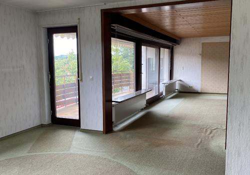 Wohn-/Essbereich mit Zugang Balkon