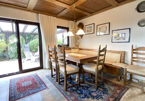 Essbereich mit Zugang zur Sonnenterrasse