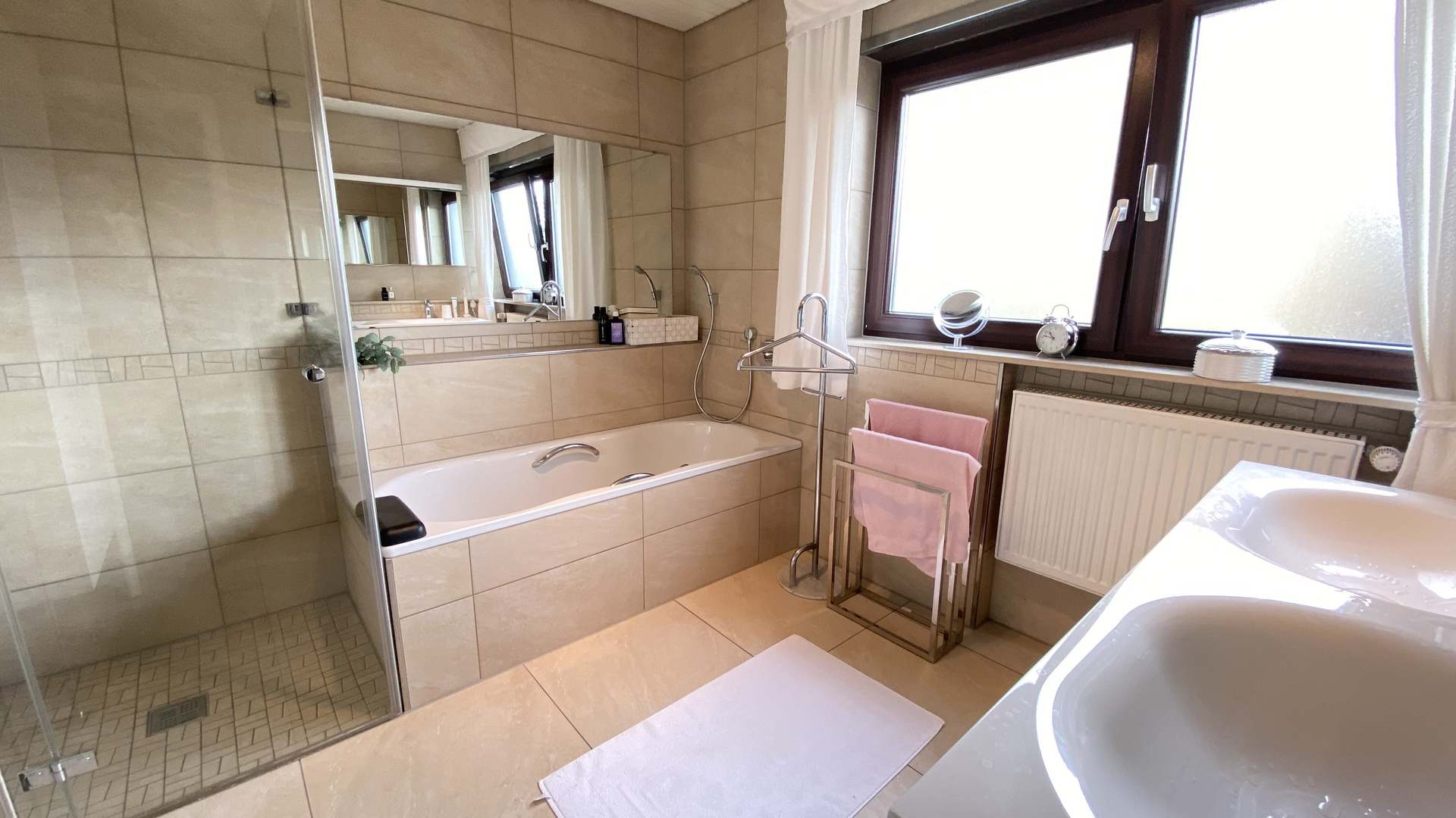 Modernisiertes Hauptbad