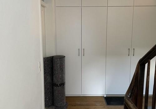 Eingangsbereich mit Einbauschr