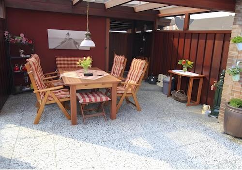 Terrasse zum Carport