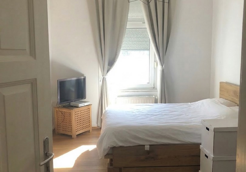 Schlafzimmer groß 1