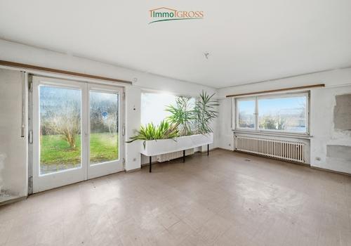 EG - Wohnzimmer mit Zugang zur Terrasse