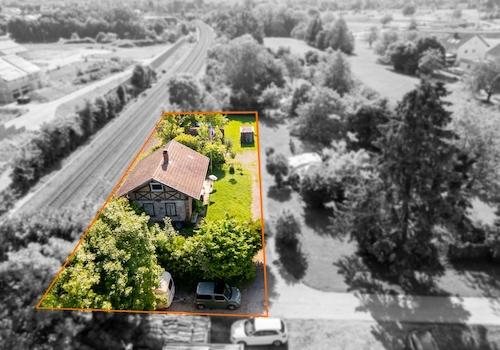 Grundstück von oben mit Möglichkeit eine weitere Hälfte dazuzumieten