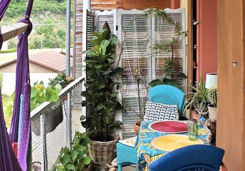 Gemütlicher und privater Balkon