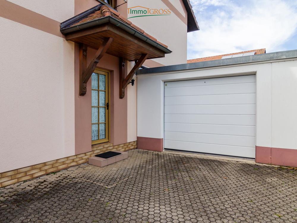 Garagenstellplatz mit direktem Zugang zum Haus