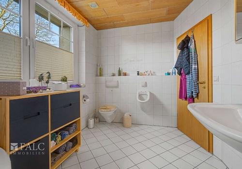 Zweites Badezimmer_WE01