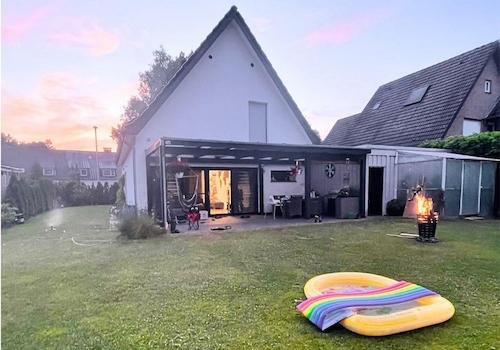 Hausansicht vom großen Garten