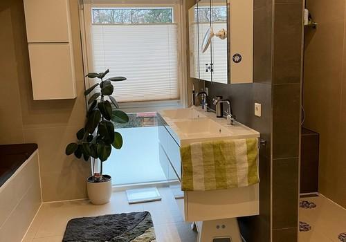 Vollbad mit Regendusche&Wanne