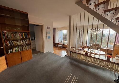 Diele mit Blick zum Wohnbereich