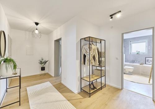 Flur mit Blick zum Eingang