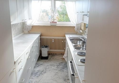 Küche r. vom Eingang