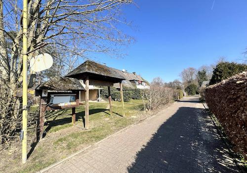 separate Zufahrtsstraße