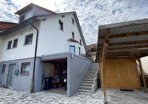 Garage und Carport mit Schuppen