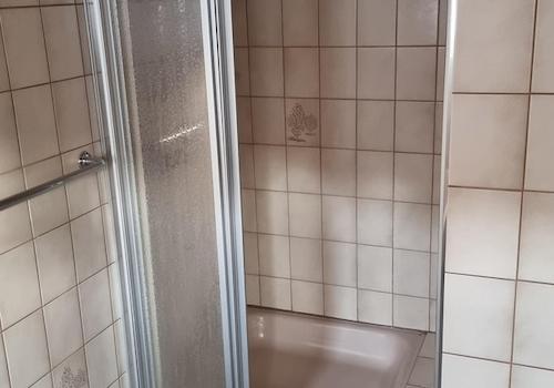 Dusche Bad DG