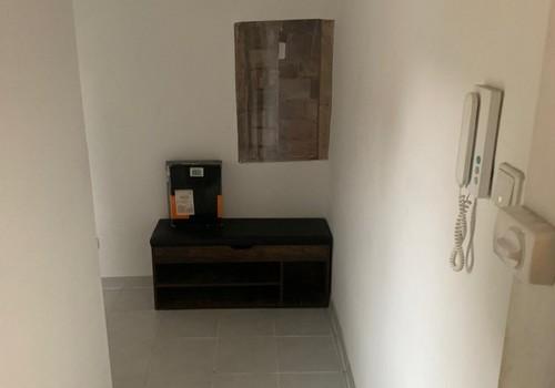 vom Eingang in den Flur