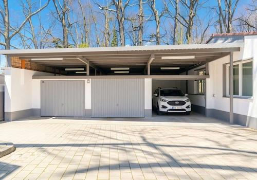 Garage - (KI generiert)