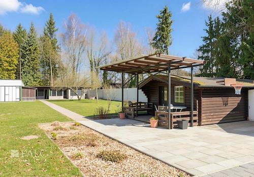 Garten - (KI generiert)