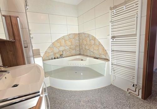 Eckbadewanne(Acrylglas)