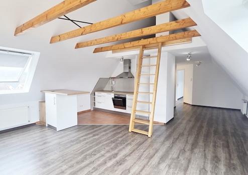 Dachgeschosswohnung im 3-Familienhaus in ruhiger Lage in Pye