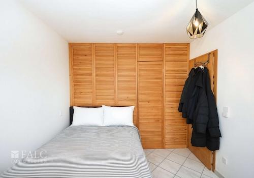 Schlafzimmer mit Ankleide