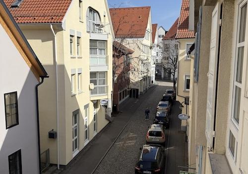 Blick in die ruhige Straße