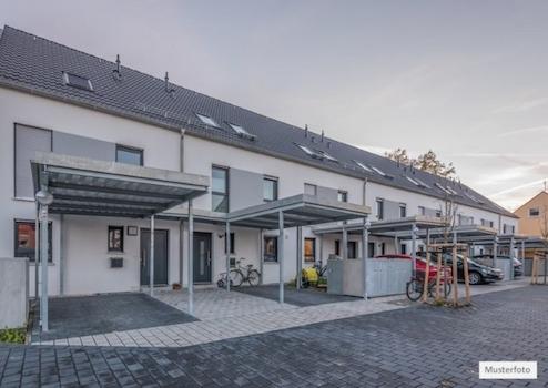 Doppelhaushälfte in 01157 Dresden, Schöne Aussicht