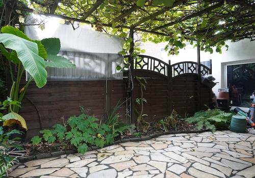 Ansicht Weg zur Garage