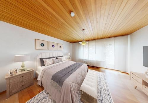 Schlafzimmer mit Zugang zur Loggia