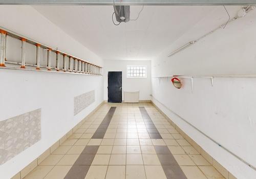 XXL-Garage ( 3 x 9 m)