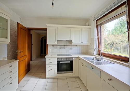 Küche, Blick zum Eingang