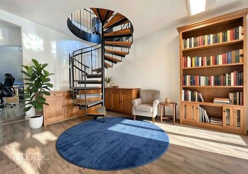 Wendeltreppe - (Möbel KI)