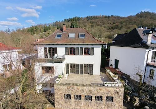 Süd-West-Seite mit 2 Terrassen