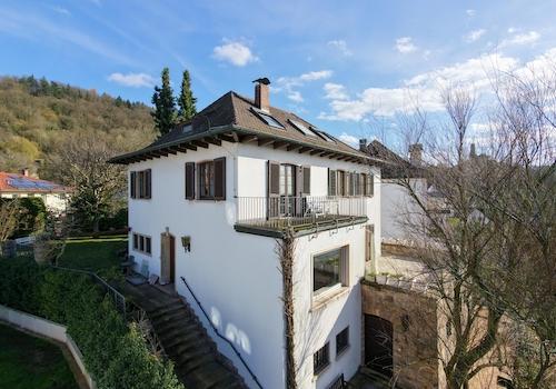 Nord-West-Seite / Hauseingang