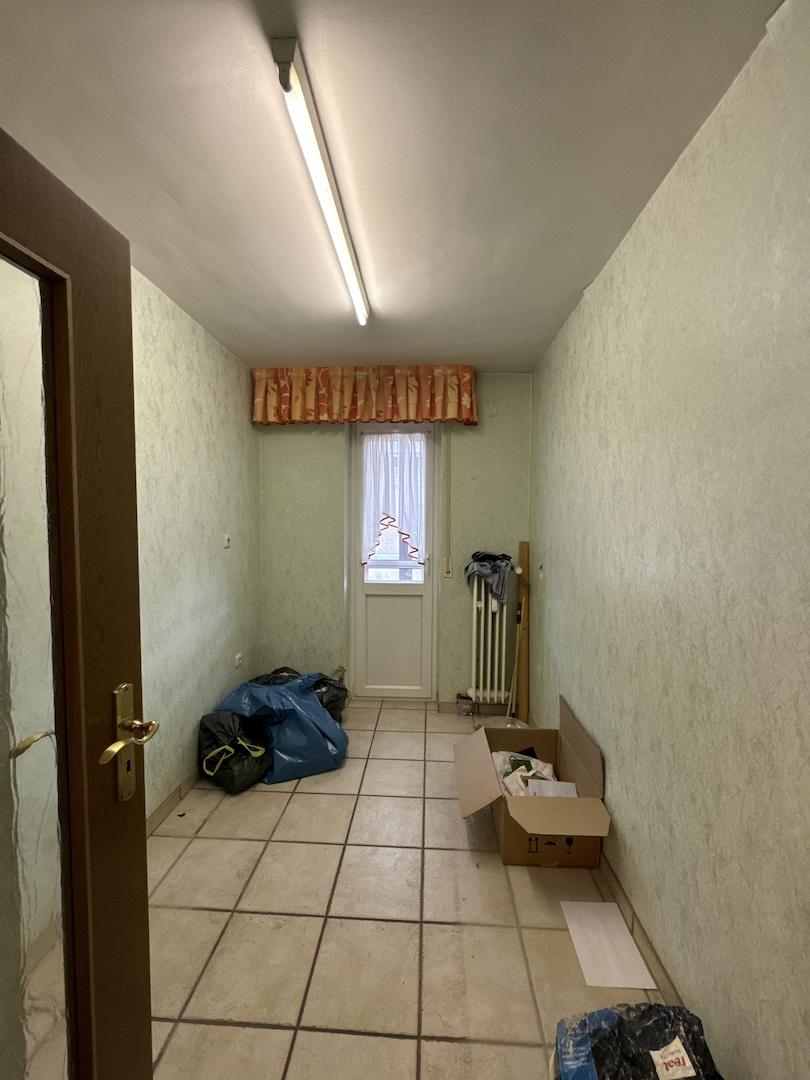 ehemalige Küche jetzt Arbeitszimmer
