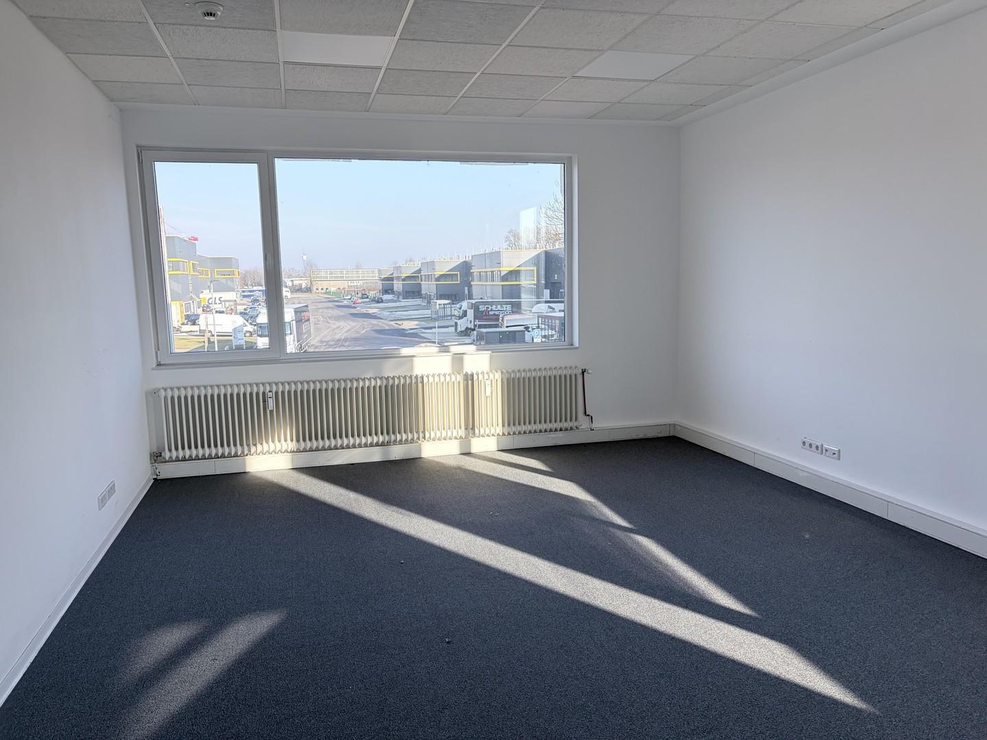 Büro mit Teppichboden