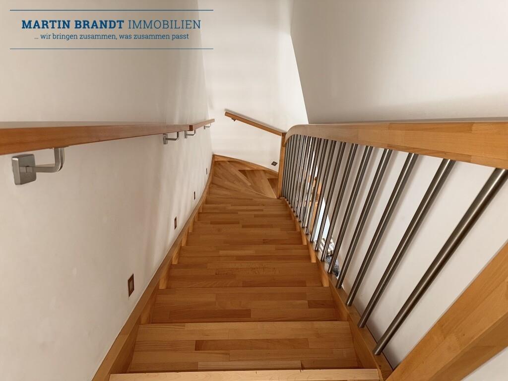 Treppe ins Erdgeschoss