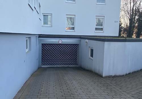 Tiefgarageneinfahrt