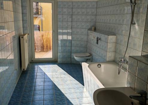 Property thumbnail 9