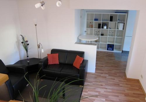 vonTreppeInWohn-EssBereich