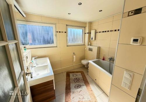 Badezimmer auf der Zwischenebene